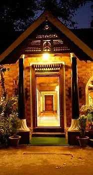 Hotel Ambadi Thekkady
