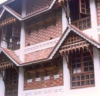 Hotel Ambadi Thekkady 2*,
