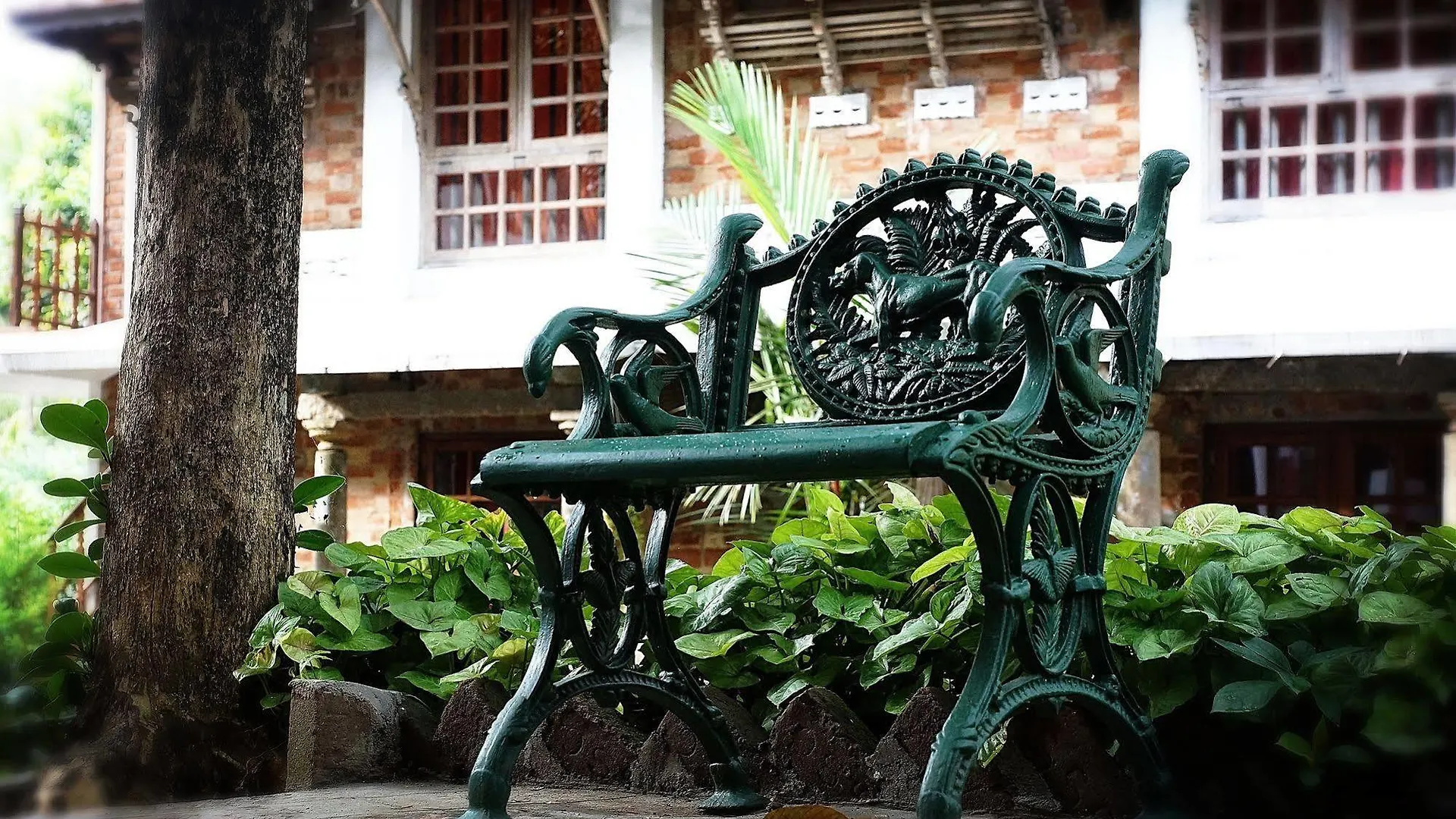 Hotel Ambadi Thekkady 2*,