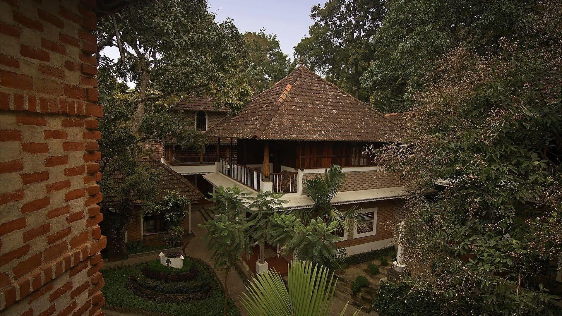 Hotel Ambadi Thekkady 2*,