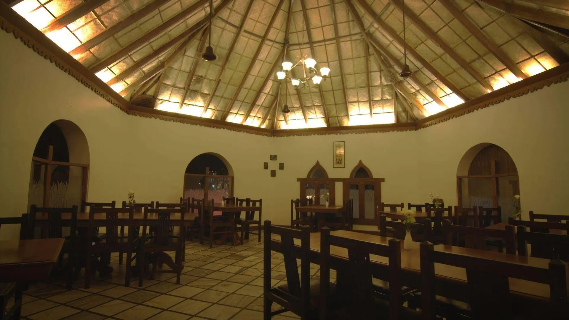 Hotel Ambadi Thekkady